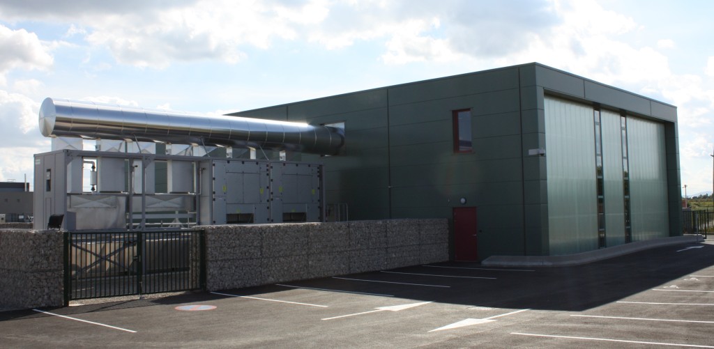 Datacenter de CFI Informatique avec récupération d'une partie de la chaleur des équipements de free cooling (source : Schneider Electric).