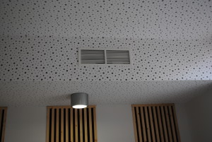 Bouche de ventilation dans le réfectoire de l'école Saint-Joseph