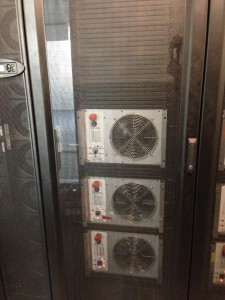 Les bancs de charge rackables permettent de tester la ventilation de chacune des baies avant installation des serveurs