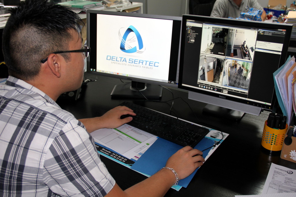 1.Suite à un vol, un technicien récupère les images d’un enregistreur numérique à distance : un service à valeur ajoutée à proposer aux clients. / (c) DR 