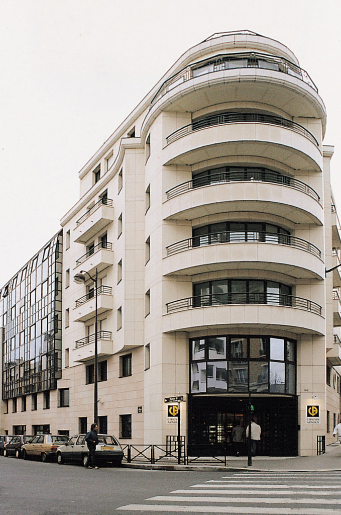 Siège de la rue Champioet, à l'emplacement des anciees usines de Paris 18ème.