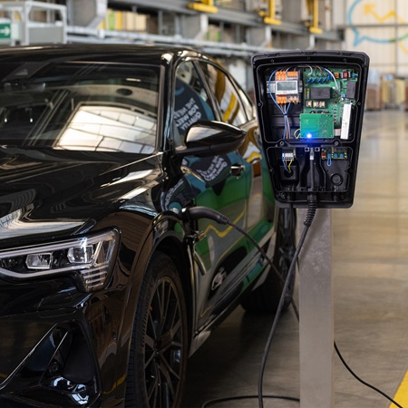 Faciliter la refacturation pour les bornes IRVE avec le Compteur d’énergie MID WAGO