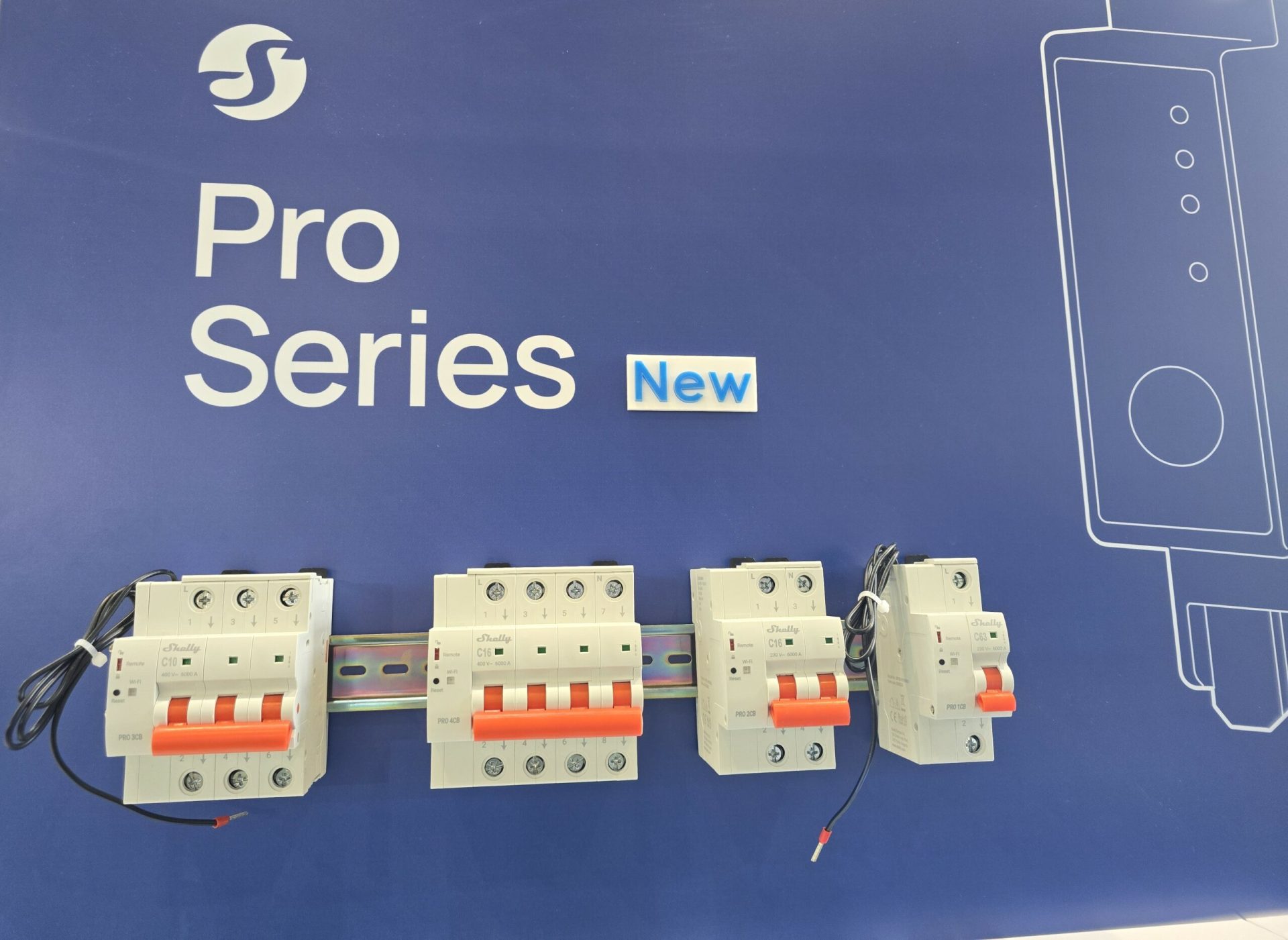 ABB lance son disjoncteur Tmax XT5-HVA8 pour répondre aux nouveaux défis liés à la distribution d’énergie renouvelable 