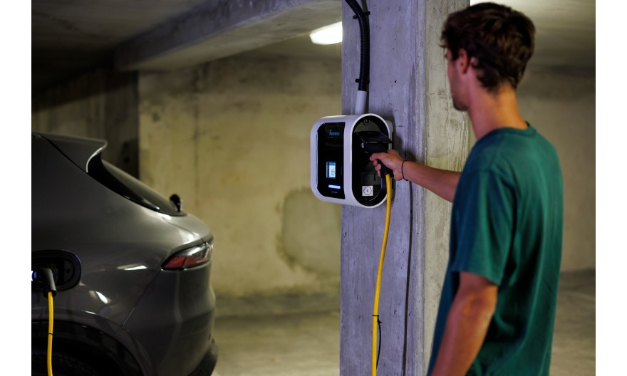 Avec AMPERUS, 8 millions d'automobilistes vont enfin pouvoir recharger leur voiture chez eux