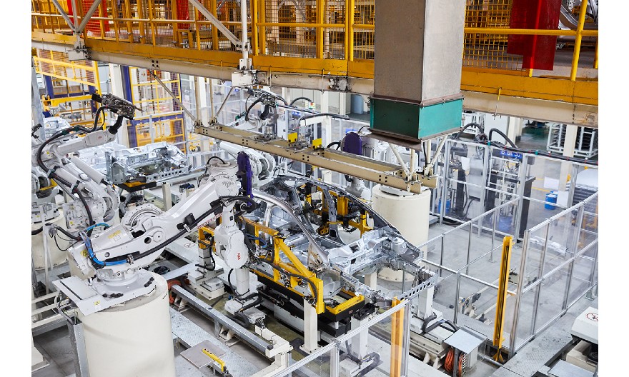 Une enquête ABB Robotics révèle une accélération des investissements en automatisation chez les constructeurs automobiles
