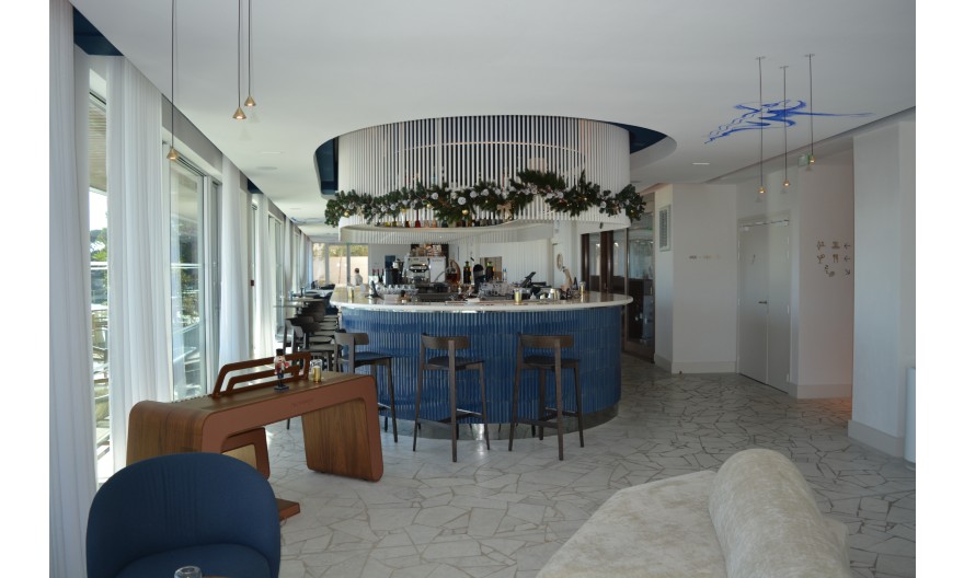 L’hôtel Bleu **** à Carry-le-Rouet (13) choisit la solution BMS de Zennio pour une  expérience domotique haut de gamme